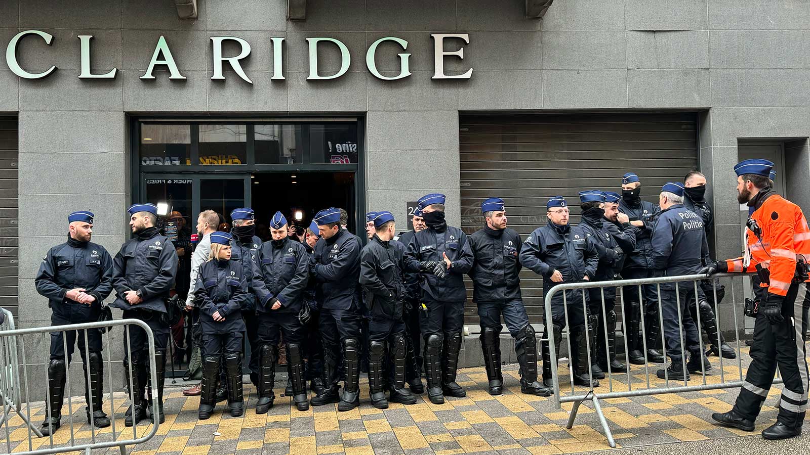 Police descend on conservative conference with order from left-wing mayor to cancel the event