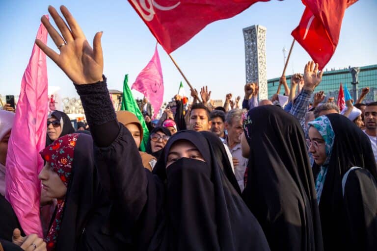 Islamic Republic arresting women who refuse to wear the mandated Hijab