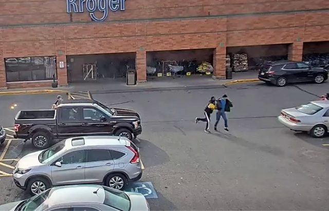 Thug Snatches 87-Year-Old Woman’s Purse, Hero Comes Out Of Nowhere