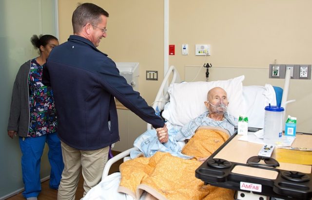 Dying Veteran With No Family Makes Final Wish To Hospital
