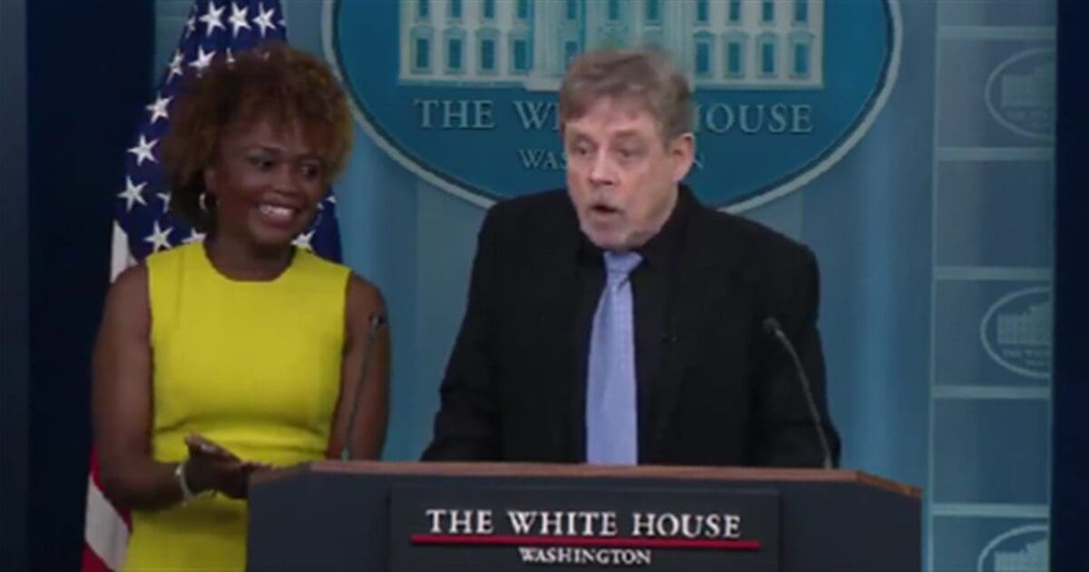 May the CRINGE be with you: Luke Skywalker drops by the White House, meets with ‘Joebi Wan Kenobi’