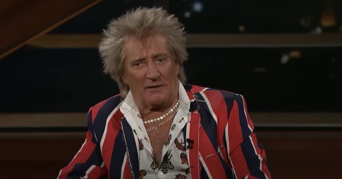 Liberals have no sense of humor: Photo of giant Rod Stewart crowd linked to Trump rally sends off sirens