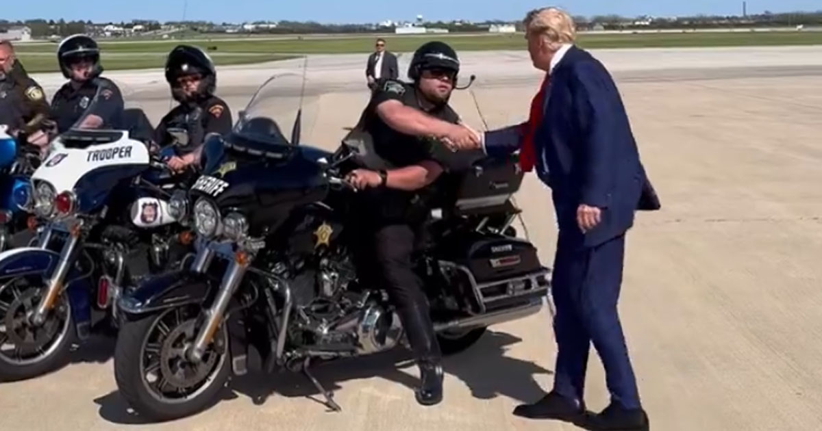Trump Meets with Every Branch of Wisconsin Law Enforcement in Airport Tarmac Meeting Ahead of Rally