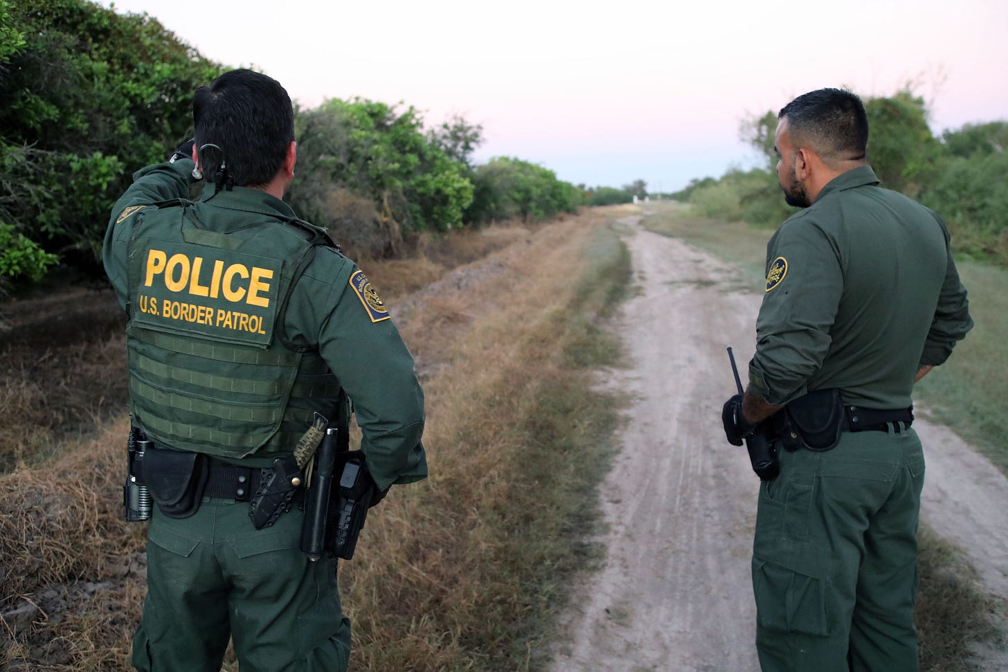 Illegal Alien with Prior Felony Arrests, Deportation Order Shoots Border Patrol Agent in Face – Agent Shoots Him Back!