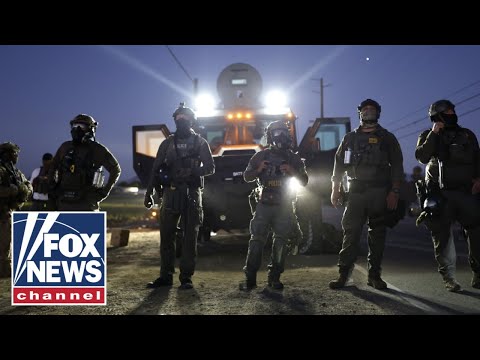 Clay Travis fires back against Dems, media amid violence against ICE agents