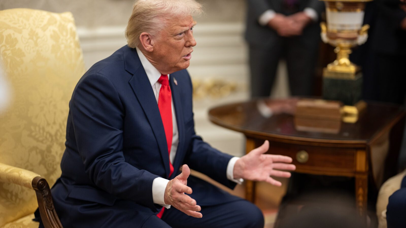 “Perhaps We Should Start Looking At That Very Serious Situation Again?” – Trump Blasts Chris Christie