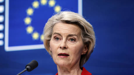 Ukraine wants Europeans to pay $100bn for weapons deal with US – FT